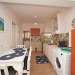 Elli Apartman