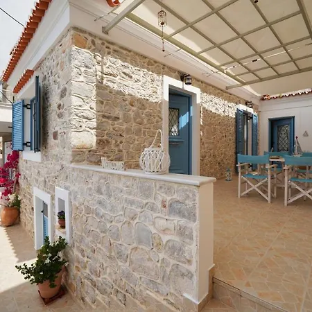 Elli Apartment *
